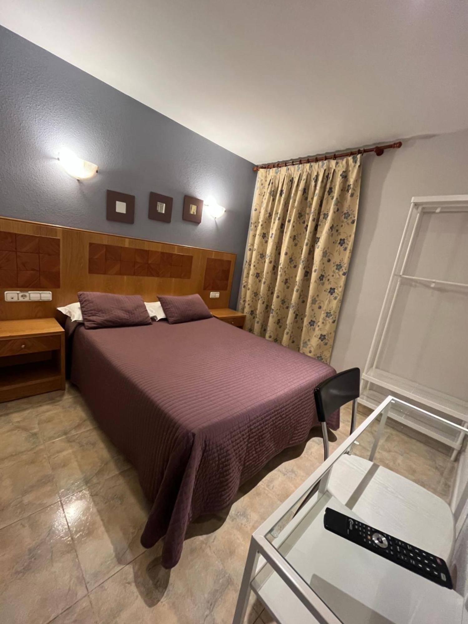 Hostal Azul El Molar Bagian luar foto