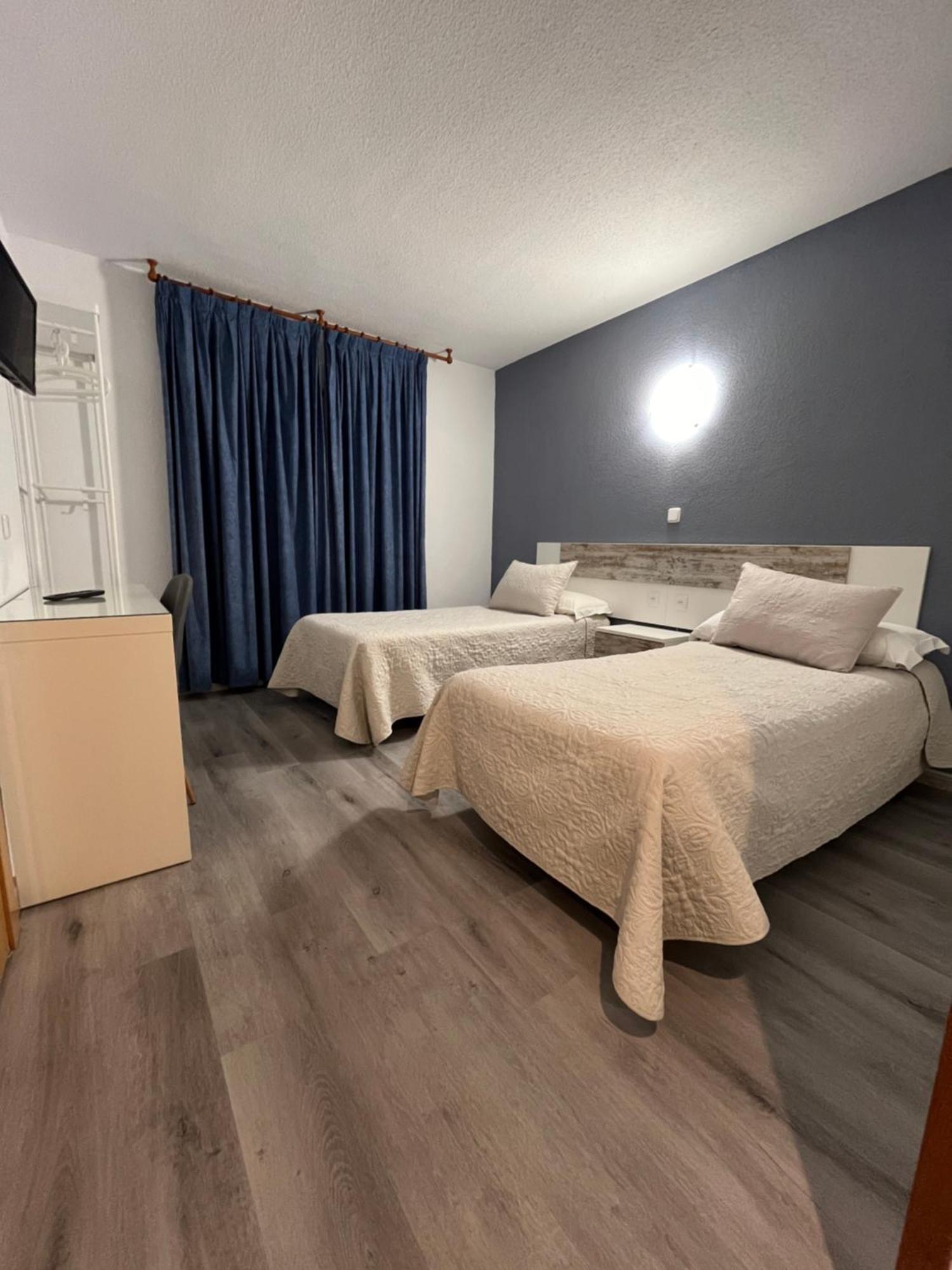 Hostal Azul El Molar Bagian luar foto