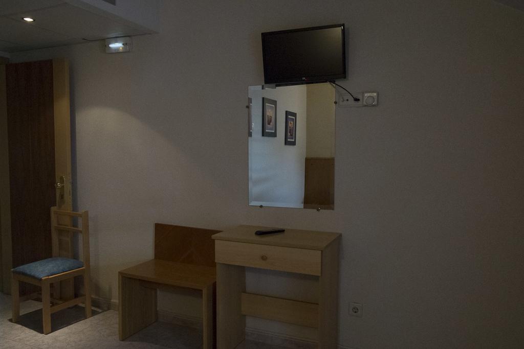 Hostal Azul El Molar Bagian luar foto