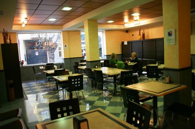 Hostal Azul El Molar Restoran foto