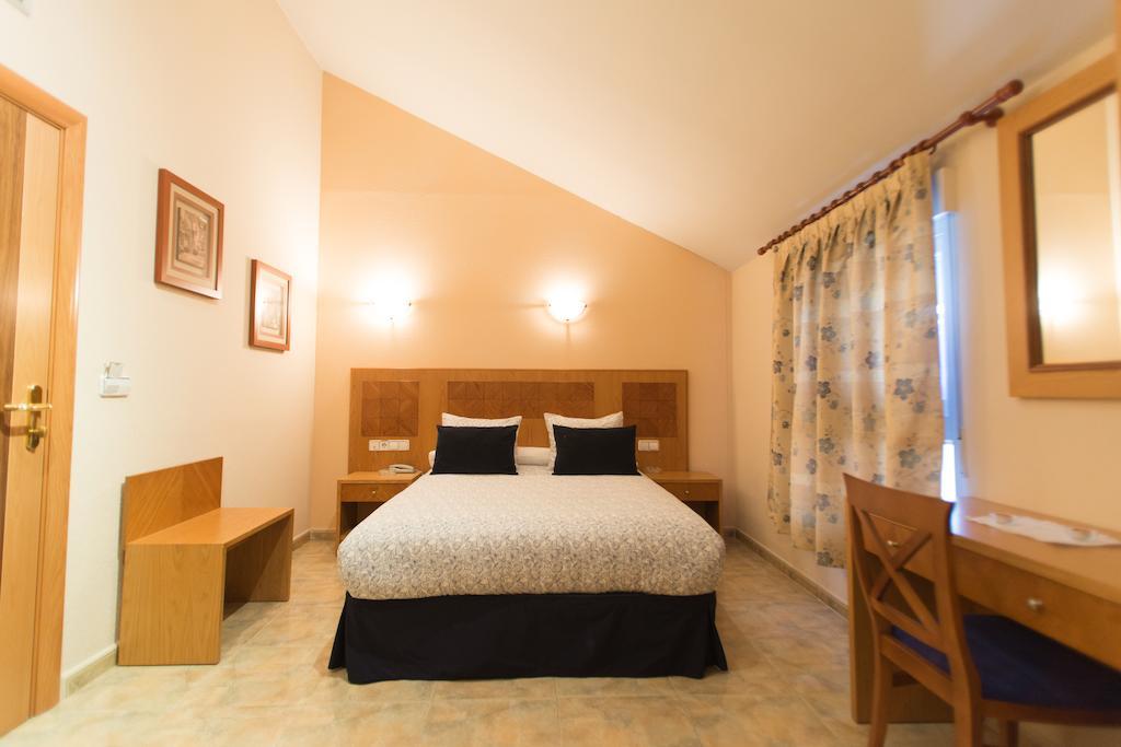 Hostal Azul El Molar Bagian luar foto